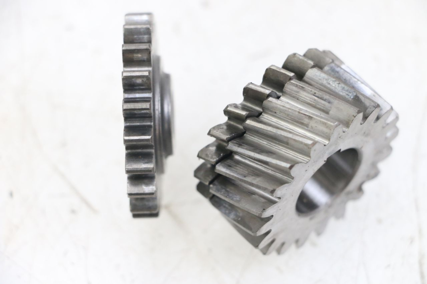 photo de TRANSMISSION DRIVE GEAR SHAFT HYOSUNG GV AQUILA 125 (2000 - 2009) - Zoom on usage condition