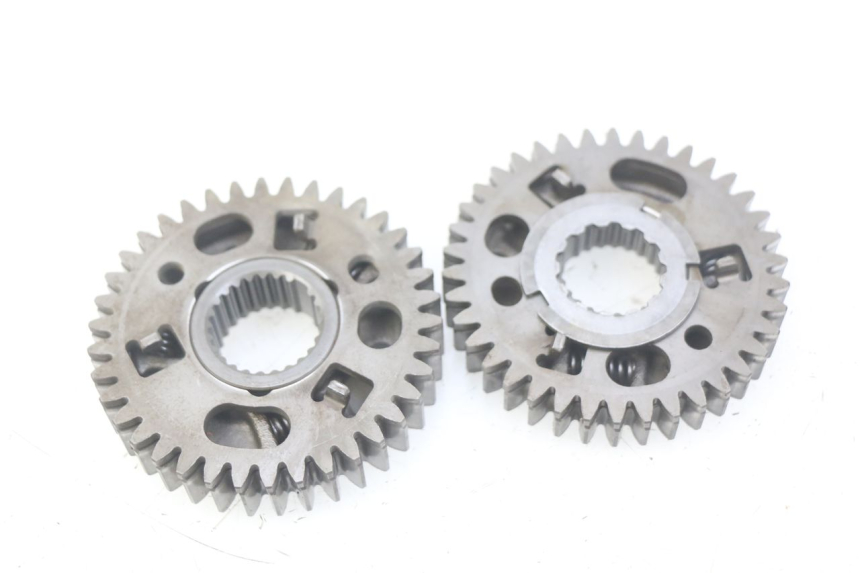 photo de TRANSMISSION SPROCKET HONDA CBF 500 (2004 - 2007) - Alternative perspective