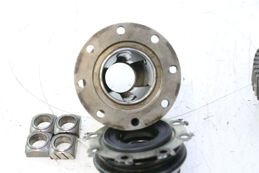 photo de TRANSMISSION SPROCKET GILERA GP 800 (2007 - 2013) - Component zoom
