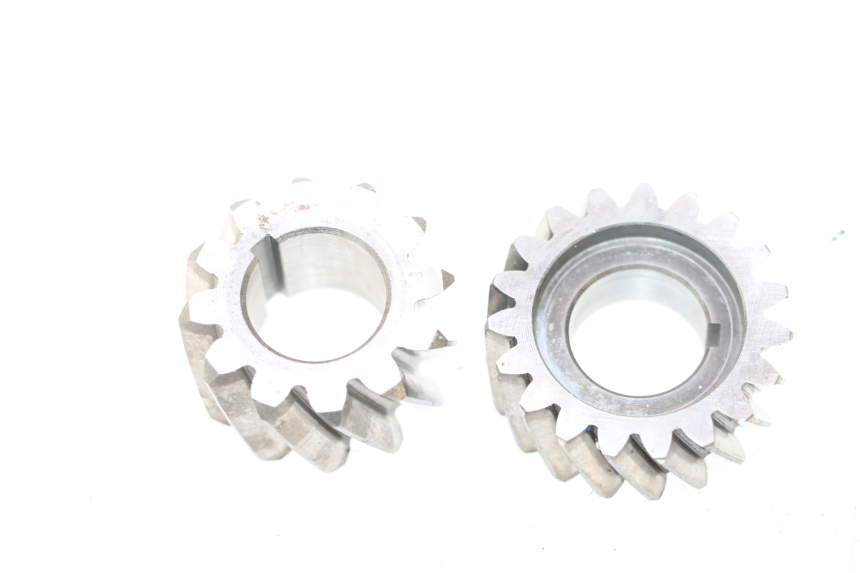 photo de TRANSMISSION DRIVE GEAR SHAFT SUZUKI SMX SUPERMOTARD 50 (1996 - 2001) - Component detail
