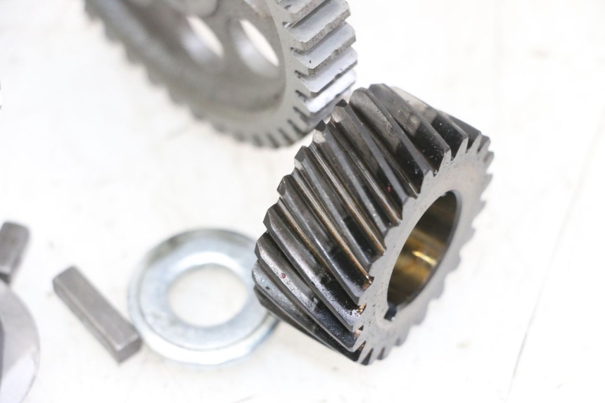 photo de TRANSMISSION DRIVE GEAR SHAFT YAMAHA TDR DELTABOX 125 (1997 - 2003) - Alternative perspective