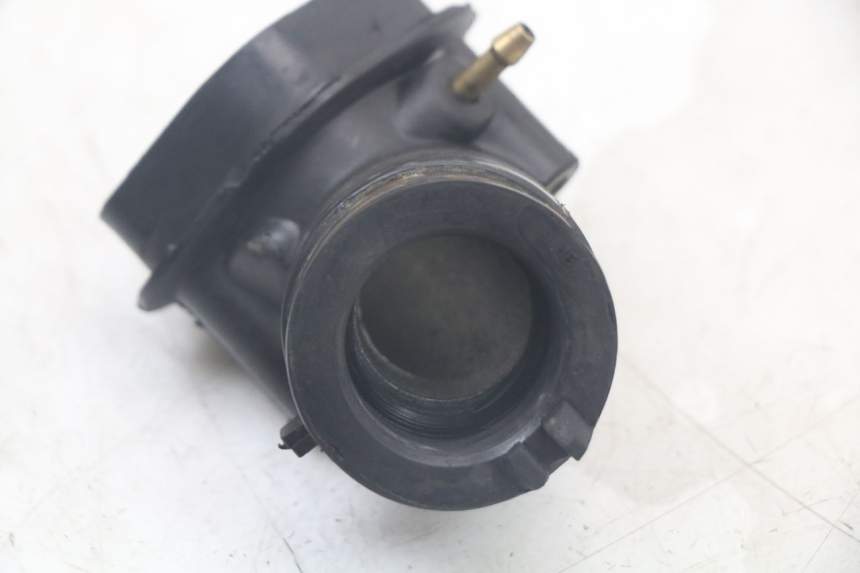 photo de INTAKE MANIFOLD JONWAY AZTRAL 125 (2008 - 2017) - Technical close-up