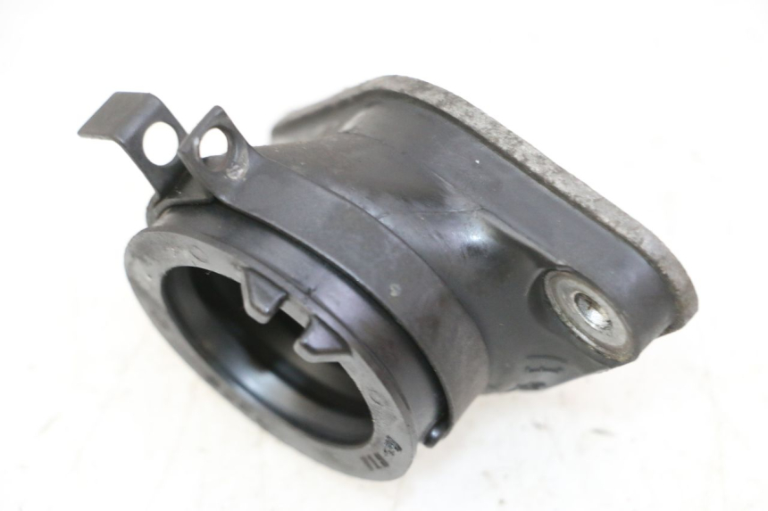 photo de INTAKE PIPE HONDA CBF 125 (2009 - 2015) - Technical close-up