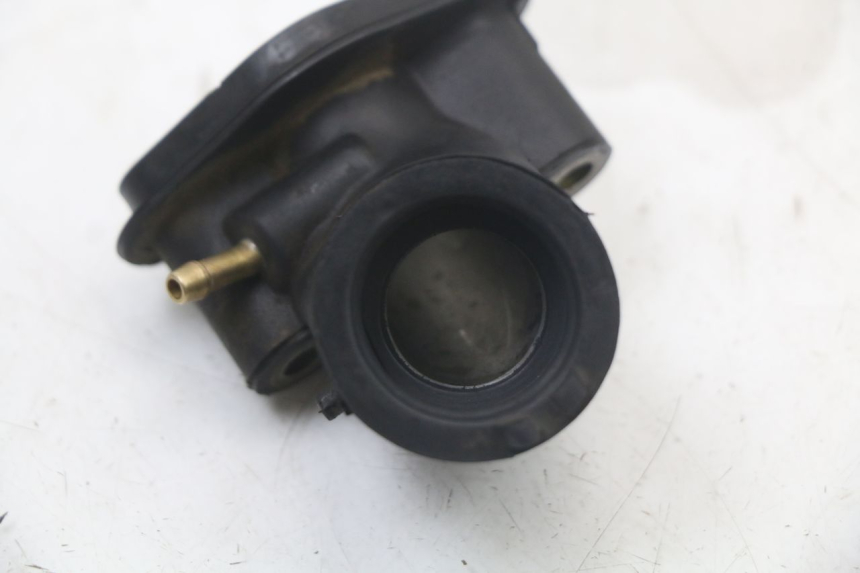 photo de INTAKE MANIFOLD LONGJIA DIGITA 4T 50 (2019 - 2022) - Zoom on usage condition