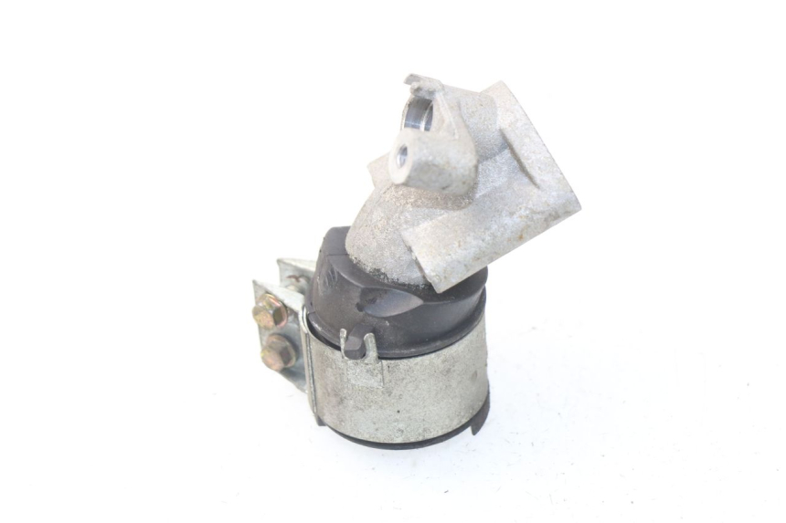 photo de INTAKE MANIFOLD KYMCO DINK STREET 125 (2009 - 2014) - Zoom on usage condition