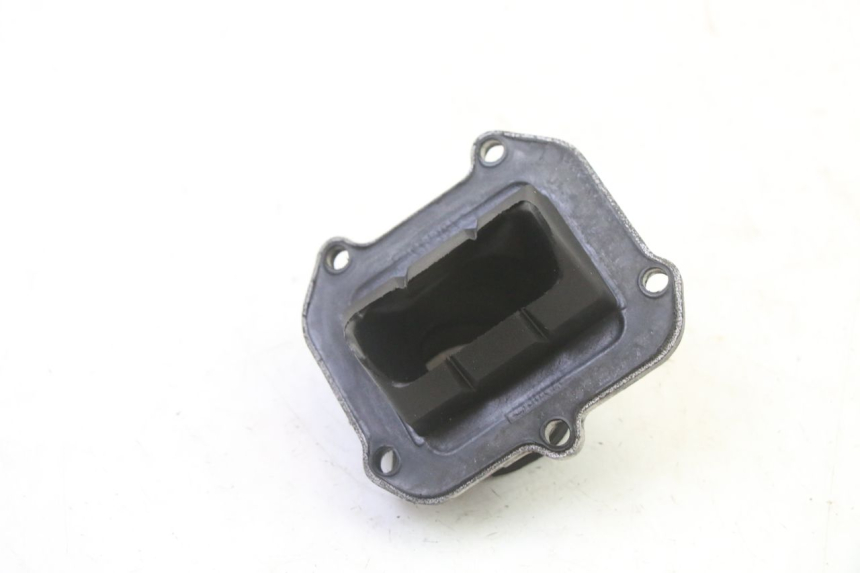 photo de INTAKE PIPE APRILIA ETX 125 (1998 - 2002) - Fixing points details