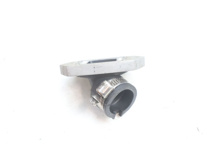 photo de INTAKE MANIFOLD PIAGGIO FLY 2T 50 (2004 - 2017) - Alternative perspective