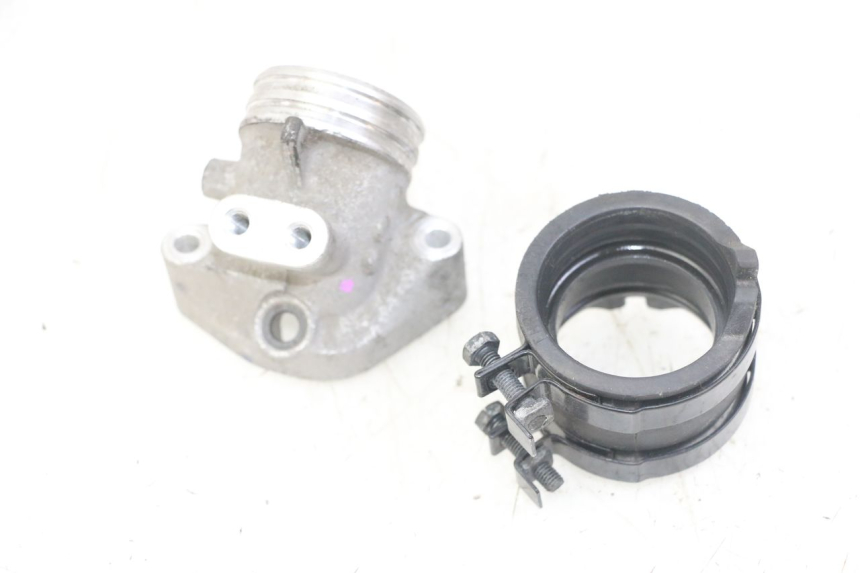 photo de INTAKE PIPE HONDA FORZA ABS 300 (2013 - 2017) - Zoom on usage condition