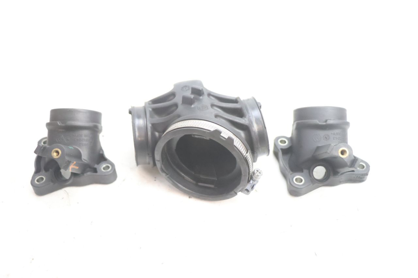 photo de INTAKE MANIFOLD GILERA GP 800 (2007 - 2013) - Additional view of the item