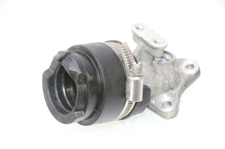 photo de INTAKE PIPE PIAGGIO LIBERTY IGET S 125 (2016 - 2020) - Alternative perspective
