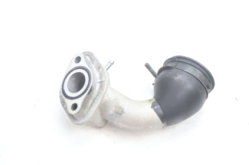 photo de INTAKE PIPE SYM MIO 50 (2005 - 2010) - Zoom on usage condition
