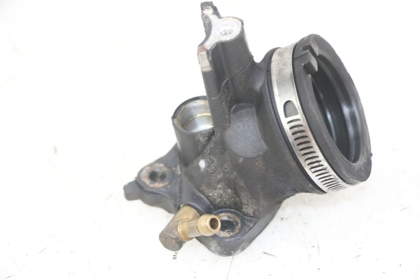 photo de INTAKE PIPE PIAGGIO MP3 LT 300 (2010 - 2016) - Alternative perspective