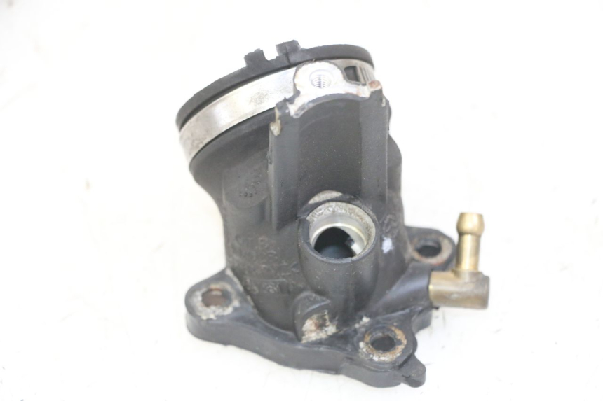 photo de INTAKE PIPE PIAGGIO MP3 LT 300 (2010 - 2016) - Technical close-up