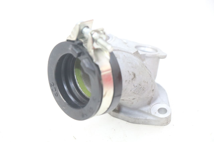 photo de INTAKE MANIFOLD YAMAHA N-MAX NMAX 125 (2017 - 2020) - Alternative perspective