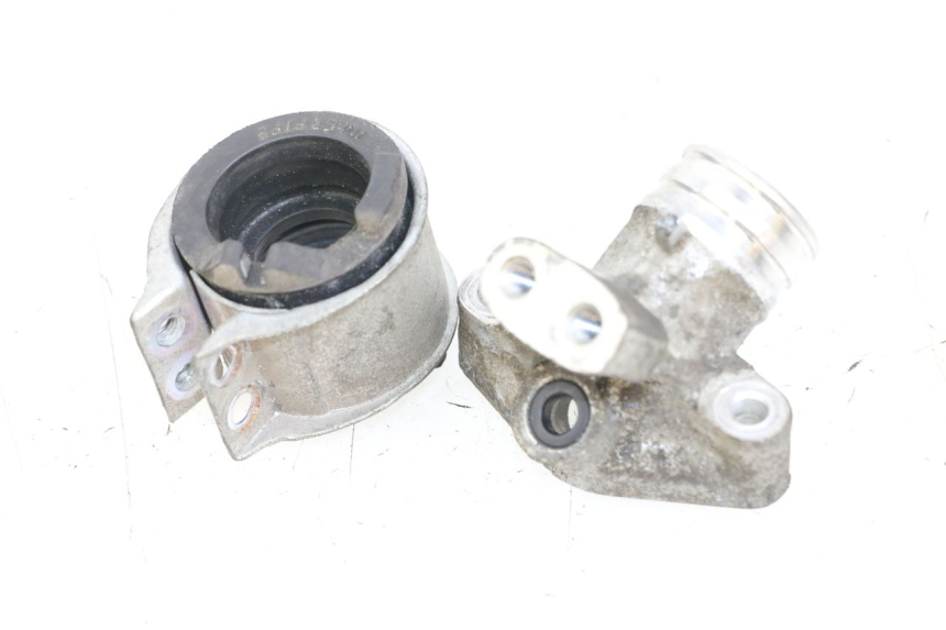 photo de INTAKE MANIFOLD HONDA NHX LEAD 110 (2008 - 2010) - Zoom on usage condition