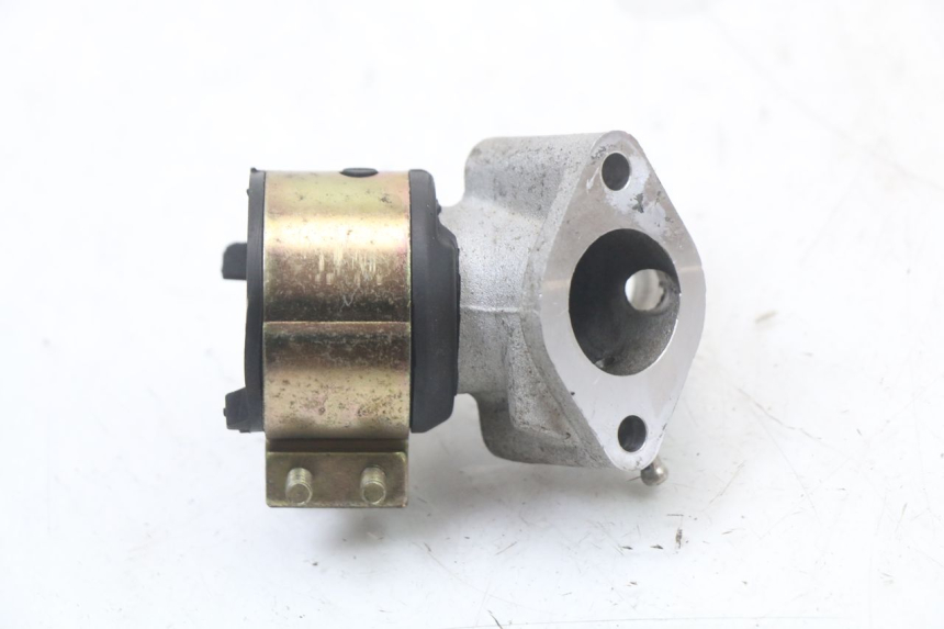 photo de INTAKE MANIFOLD PEUGEOT BELVILLE 125 (2017 - 2021) - Alternative perspective