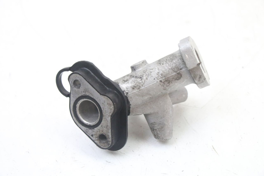 photo de INTAKE MANIFOLD PEUGEOT KISBEE 4T 50 (2018 - 2022) - Alternative perspective