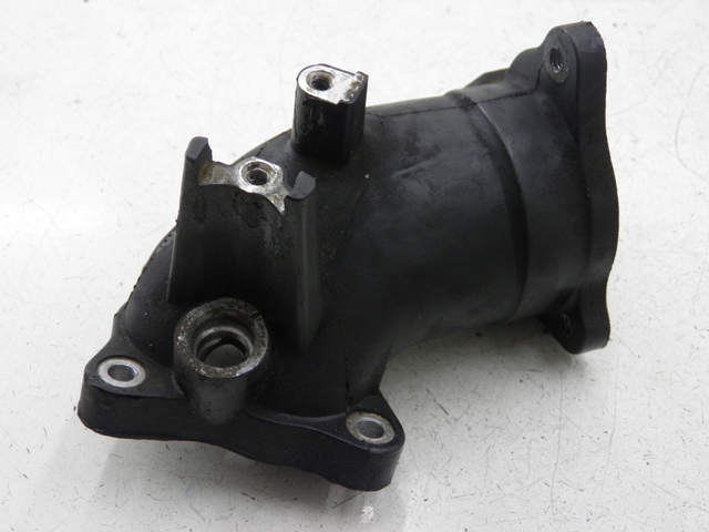 photo de INTAKE PIPE PIAGGIO XEVO 400 (2007) - Zoom on usage condition