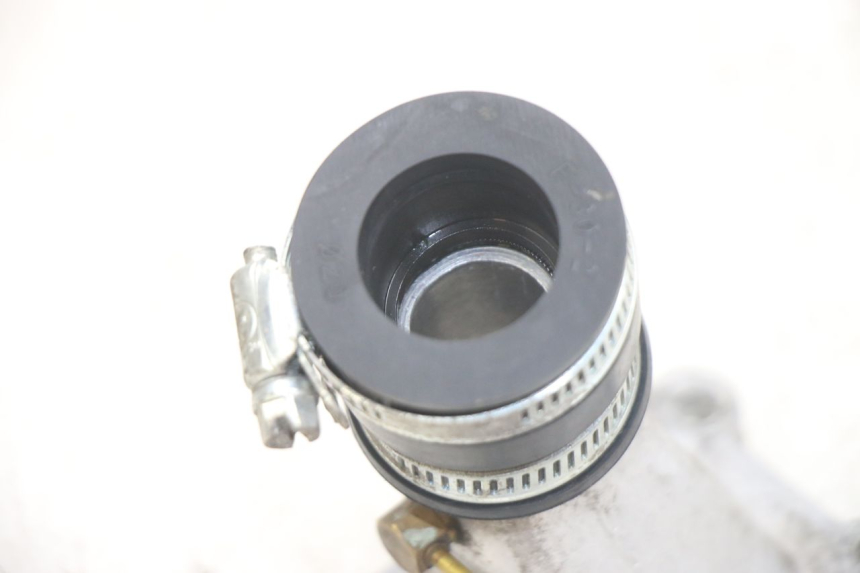 photo de INTAKE MANIFOLD GILERA RK 50 (1996 - 1999) - Technical close-up