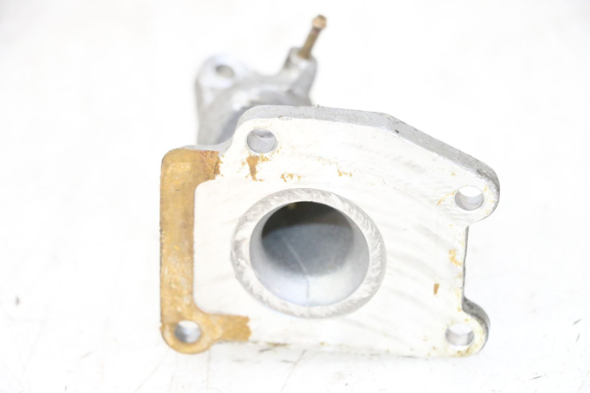 photo de INTAKE PIPE PGO RODOSHOW 2T 50 (2003 - 2007) - Alternative perspective