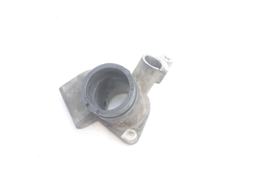 photo de INTAKE MANIFOLD PEUGEOT SATELIS 125 (2006 - 2009) - Alternative perspective
