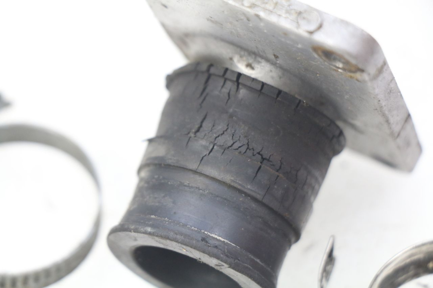 photo de INTAKE MANIFOLD DERBI SENDA 50 (2003 - 2005) - Zoom on usage condition