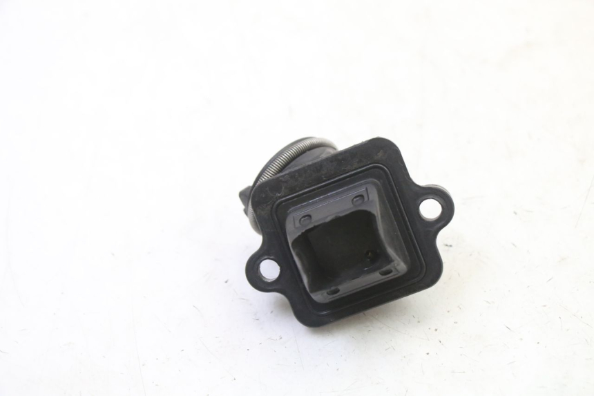 photo de INTAKE PIPE PEUGEOT STREETZONE I NAKED 2T 50 (2018 - 2020) - Alternative perspective