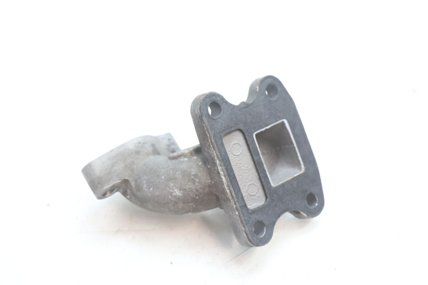 photo de INTAKE PIPE PEUGEOT TREKKER 50 (1995 - 2004) - Alternative perspective