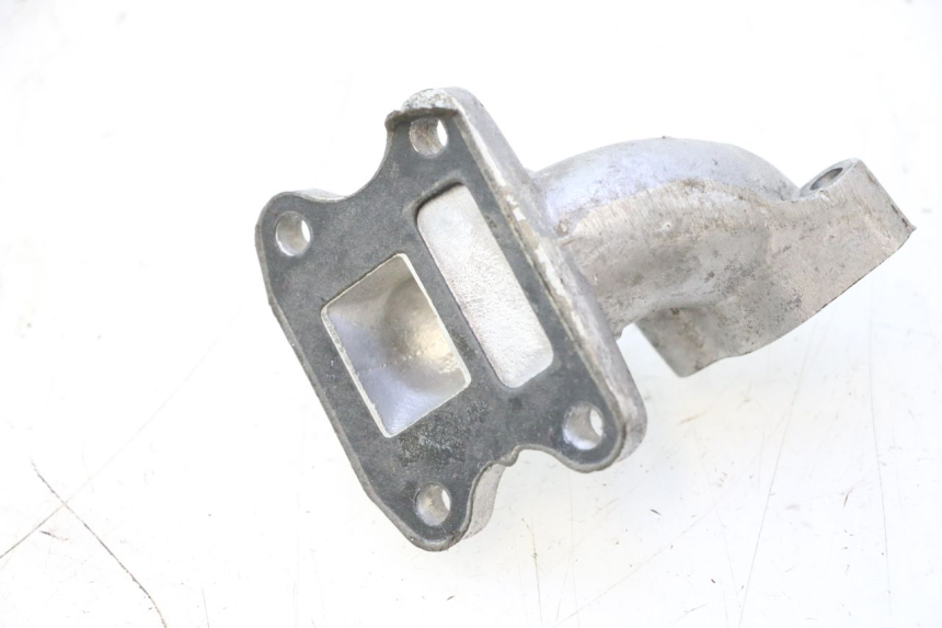 photo de INTAKE PIPE PEUGEOT TREKKER 50 (1995 - 2004) - Zoom on usage condition