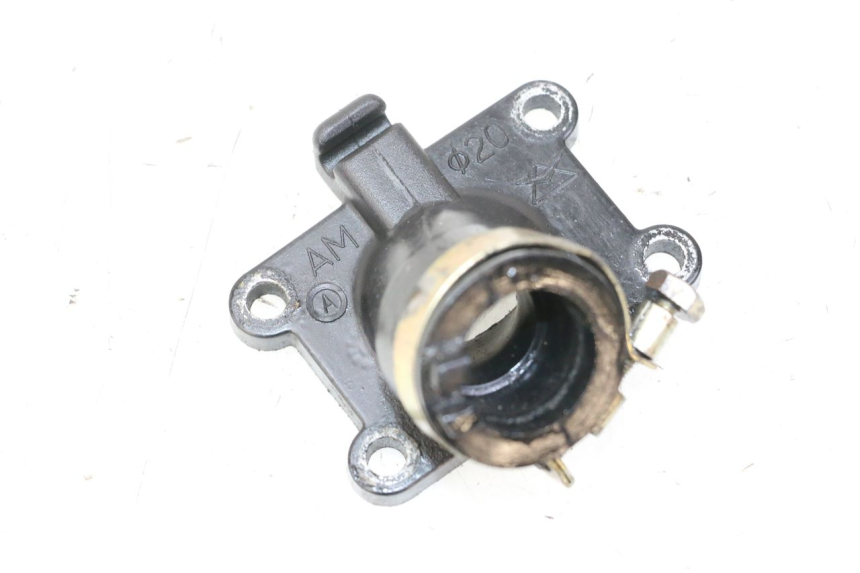 photo de INTAKE PIPE YAMAHA TZR 50 (2008 - 2016) - Zoom on usage condition