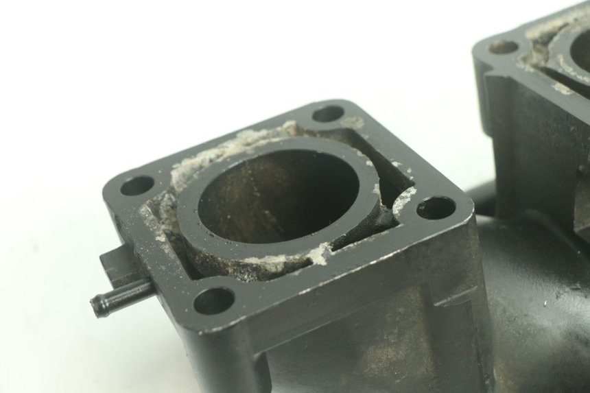 photo de INTAKE PIPE YAMAHA WAVE RUNNER GP R 1200 (2000 - 2003) - Technical close-up