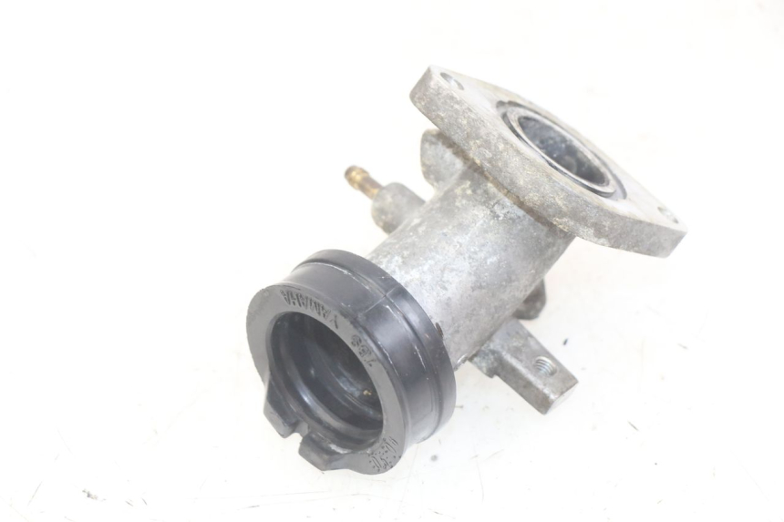 photo de INTAKE MANIFOLD YAMAHA XMAX X-MAX 125 (2006 - 2009) - Alternative perspective