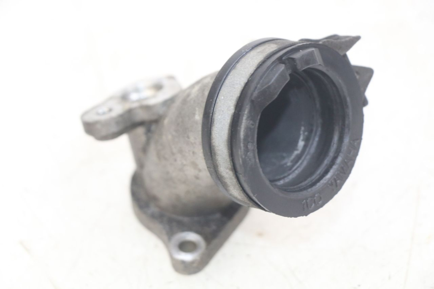 photo de INTAKE MANIFOLD YAMAHA X-MAX XMAX 250 (2006 - 2009) - Alternative perspective
