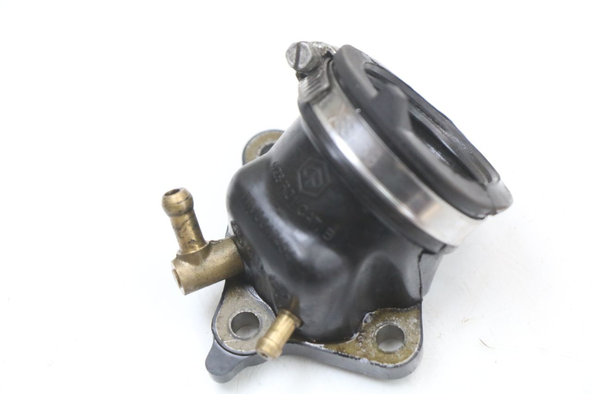 photo de INTAKE PIPE PIAGGIO X9 125 (2000 - 2003) - Zoom on usage condition
