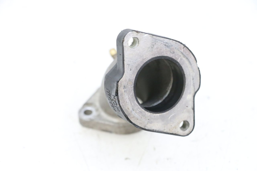 photo de INTAKE MANIFOLD YAMAHA YP MAJESTY 125 (2002 - 2006) - Zoom on usage condition