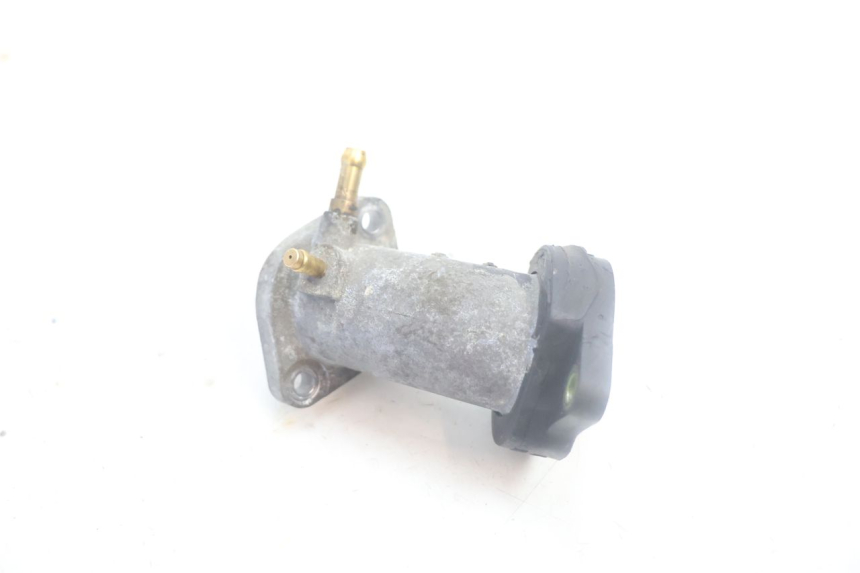 photo de INTAKE MANIFOLD YAMAHA YP MAJESTY 125 (2002 - 2006) - Main view