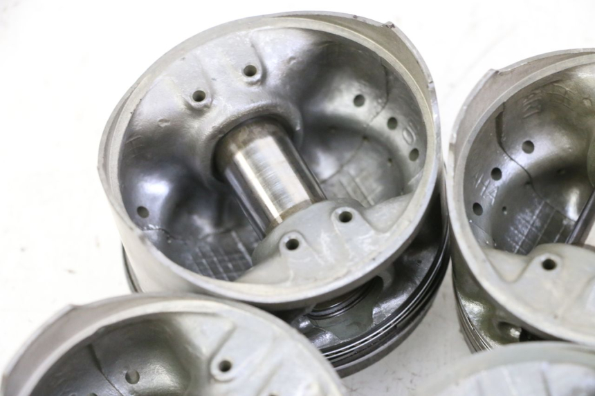 photo de PISTON YAMAHA FJ 36Y 1100 (1984 - 1985) - Zoom on usage condition