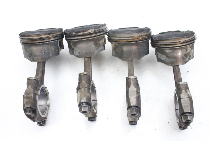 photo de PISTON HONDA VFR FI RC46 800 (1998 - 2001) - Component detail