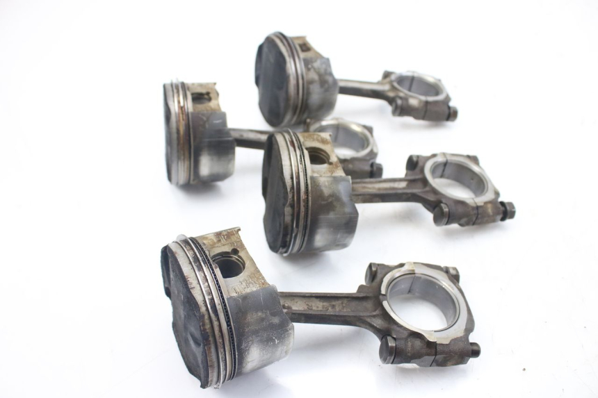 photo de PISTON HONDA VFR FI RC46 800 (1998 - 2001) - Alternative perspective