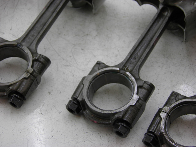 photo de PISTON YAMAHA FJR 1300 (2004 - 2005) - Distinctive features