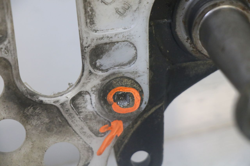 photo de STUB AXLE PINS YAMAHA YFM R RAPTOR 250 (2008 - 2014) - Alternative perspective