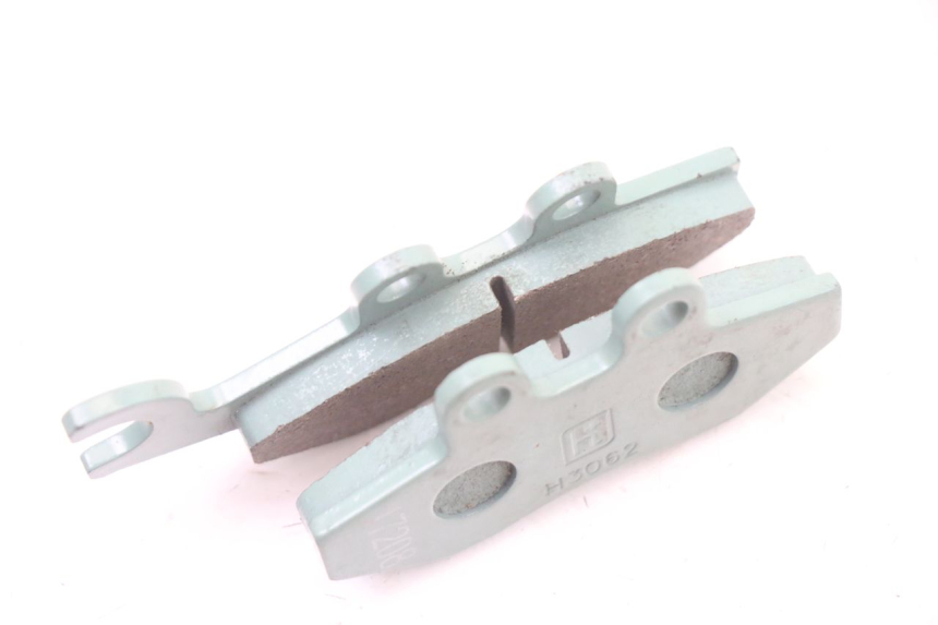 photo de FRONT BRAKE PADS PIAGGIO NRG POWER PUREJET 50 (2018 - 2021) - Alternative perspective