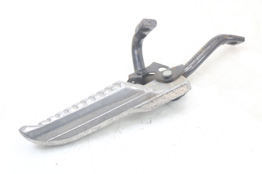 photo de REAR RIGHT FOOTREST BRACKET JONWAY AZTRAL 125 (2008 - 2017) - Component detail
