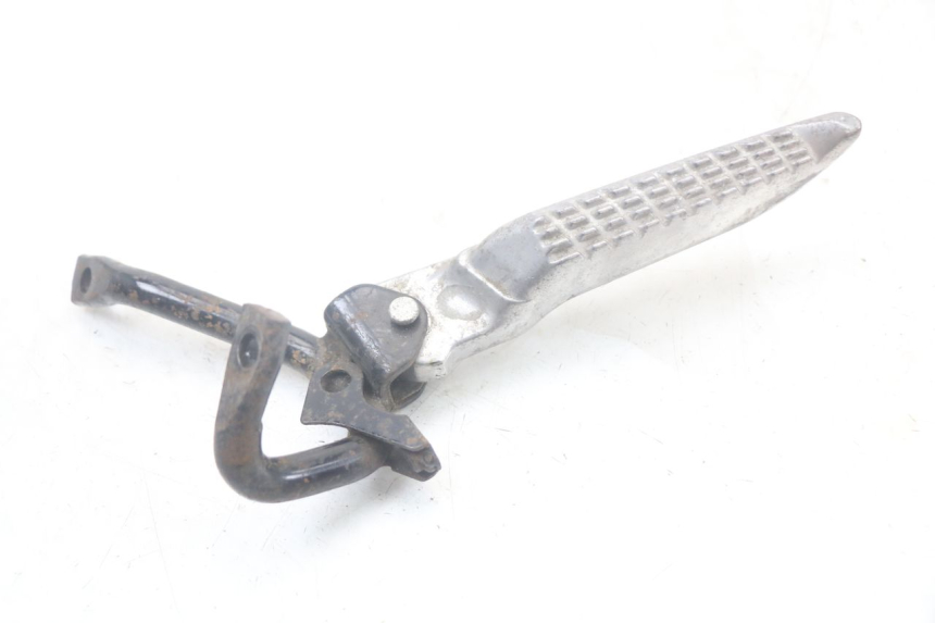 photo de REAR RIGHT FOOTREST BRACKET JONWAY AZTRAL 125 (2008 - 2017) - Zoom on usage condition