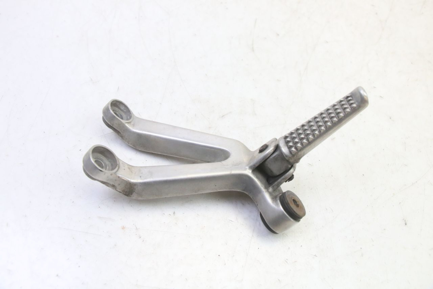 photo de REAR RIGHT FOOTREST MOUNT HONDA CBR RR FIREBLADE 900 (1992 - 1994) - Main view