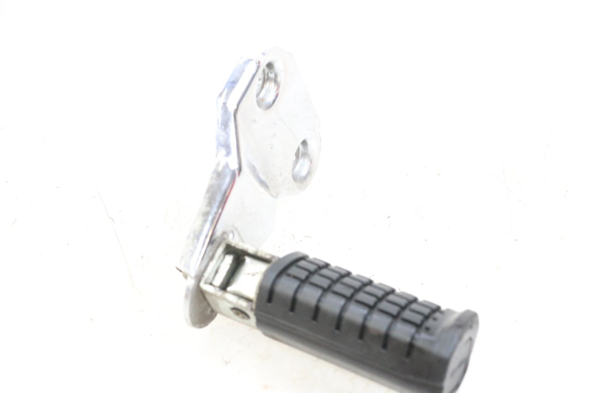 photo de REAR RIGHT FOOTREST MOUNT APRILIA CLASSIC 125 (1995 - 2001) - Fixing points details