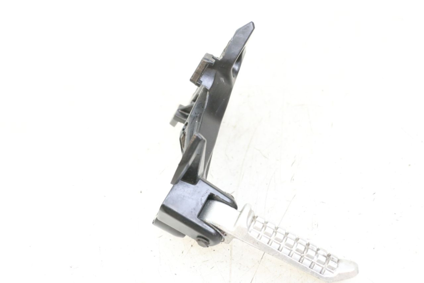 photo de REAR RIGHT FOOTREST MOUNT EBROH BRAVO GLE 1 (2020 - 2024) - Component detail