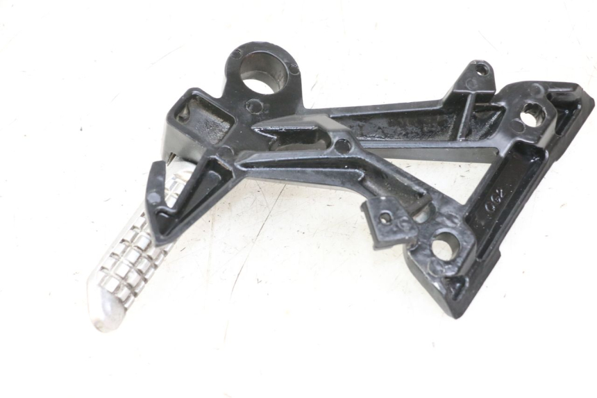 photo de REAR RIGHT FOOTREST MOUNT EBROH BRAVO GLE 1 (2020 - 2024) - Zoom on usage condition