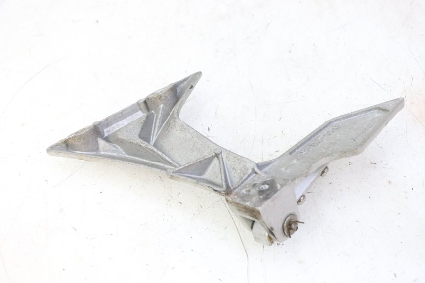 photo de REAR RIGHT FOOTREST MOUNT STAHO FH 50 (2018 - 2019) - Technical close-up