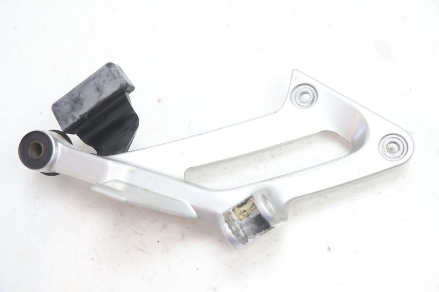 photo de REAR RIGHT FOOTREST MOUNT YAMAHA FJR 1300 (2001 - 2005) - Component detail